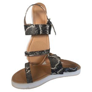 🌸4/$30🌸 NWOT Faux Snake Skin Sandals